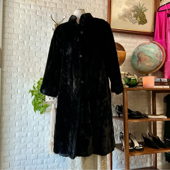 Vintage Marvin Richards Long Black Plush Faux Fur Overcoat Reversible Nylon Coat - Picture 2 of 9